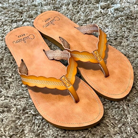 Reef Shoes Euc Womens Reef Cushion Leather Flip Flops Size 9 Poshmark